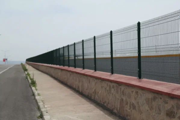 PANEL FENCE APPLICATION